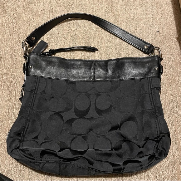 Black Coach large bag - Picture 2 of 3